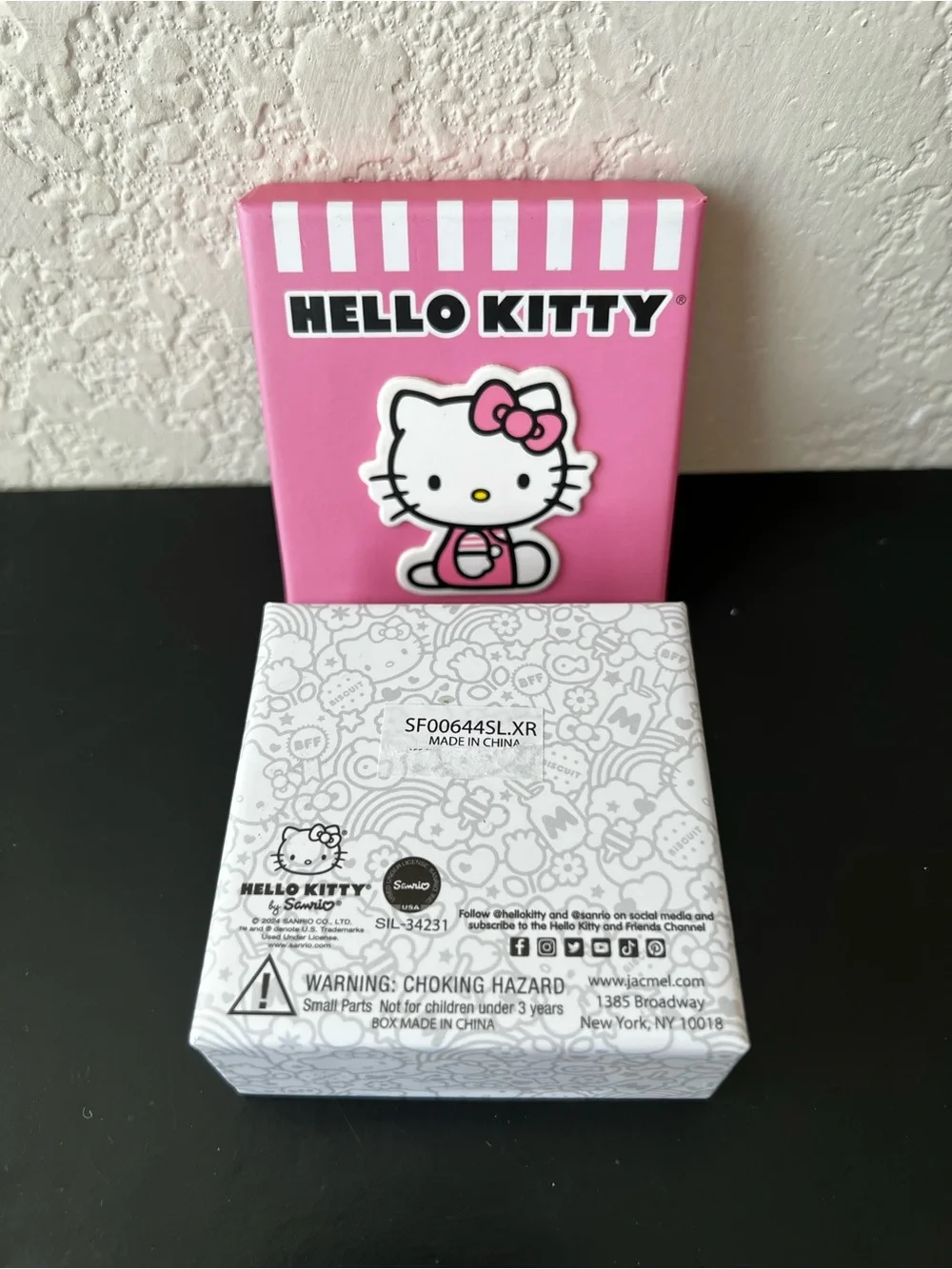 NWT Sanrio Hello Kitty Fine Silver Plated Enamel Stud Earring Duo Set